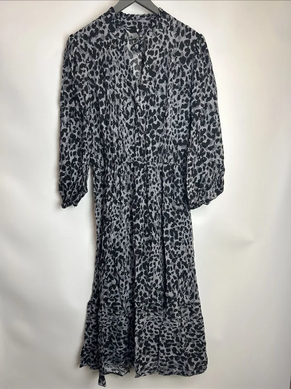 Womens Animal Print Dress - Grey. UK 12 **** Ref V349