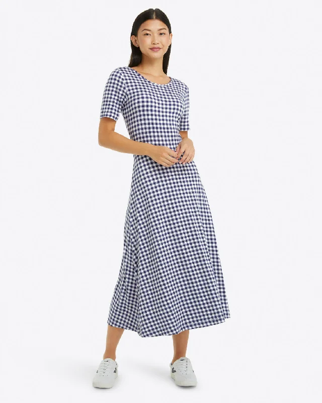 Tammy T-Shirt Dress in Gingham Welt Pockets Slit Pockets